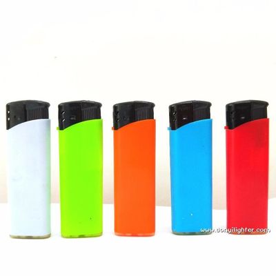 Échantillons US 0.03/Piece Solid Color Torch Lighter Cigarette Box avec et avec une lampe de poche