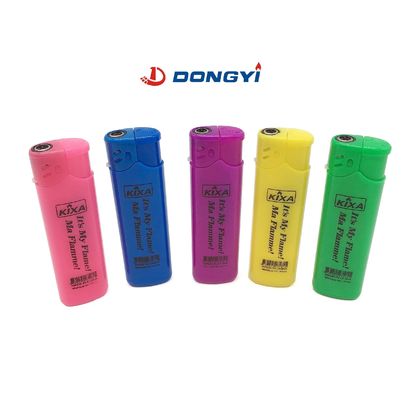 Guizhou électronique en plastique jetable allume-cigare étanche à vent avec lampe de poche 7,85 * 2,36 * 1,38 cm