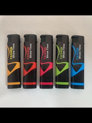 L'utilisation de l'équipement de production de lampes à gaz Dy-F028 à épreuve du vent
