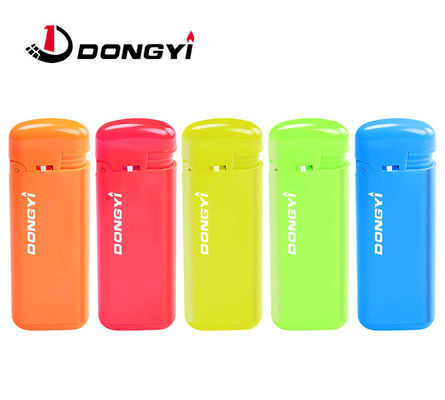 Cinq couleurs allume-cigare rechargeable USB avec logo imprimé allume-cigare à gaz 68*27.8*13mm