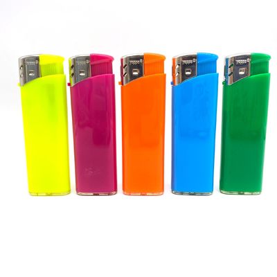Matériau POM à combustion permanente allume-cigare à gaz jetable allume-cigare électronique garantie ISO