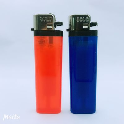 Allume-cigare jetable transparent avec style personnalisé et demande personnalisée