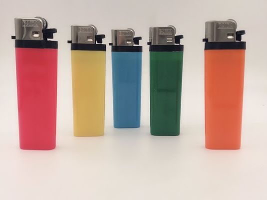 L'allume-cigare à usage unique en plastique transparent Le produit du producteur chinois d'allume-cigare