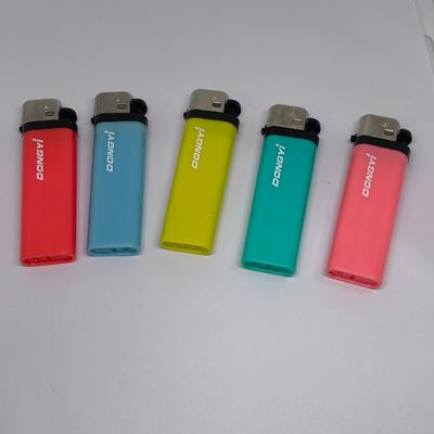 2022 allumettes accessoires de fumage cigarette allume-cigare avec option d'échantillons à la demande