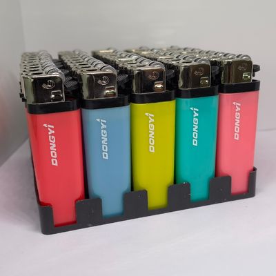 2022 allumettes accessoires de fumage cigarette allume-cigare avec option d'échantillons à la demande