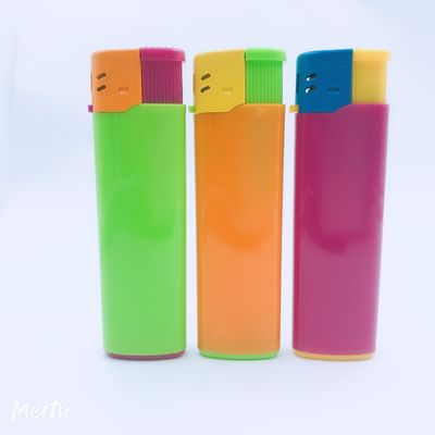 Matériau POM Cigarette à gaz allume-cigare jetable en plastique sur mesure avec un grand espace d'impression