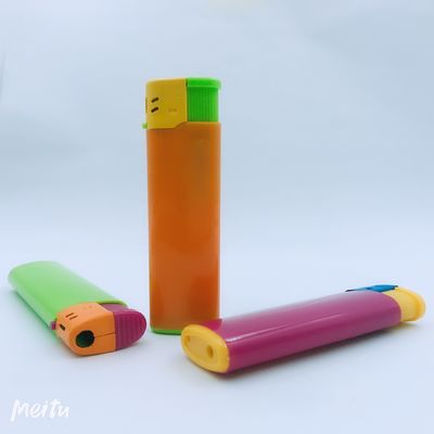 Matériau POM Cigarette à gaz allume-cigare jetable en plastique sur mesure avec un grand espace d'impression