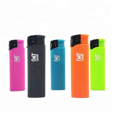 Lumière à gaz rechargeable en plastique de cinq couleurs 8,2*2,42*1,23 cm avec des matériaux chinois