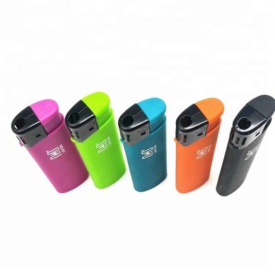 Lumière à gaz rechargeable en plastique de cinq couleurs 8,2*2,42*1,23 cm avec des matériaux chinois
