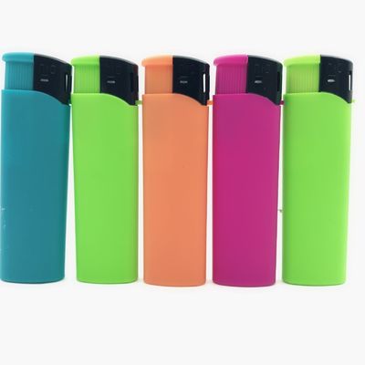 Des briquets en plastique pour cadeaux, des briquets de cricket jetables/remplaçables et plus
