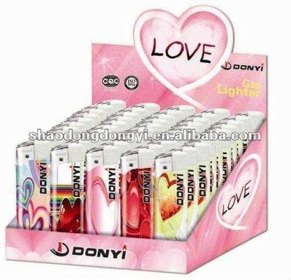 Des briquets en plastique en vrac de couleur caoutchouc des briquets en plastique des briquets jetables pour cuisine