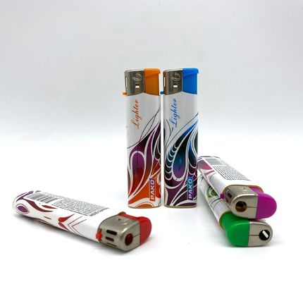 Légers électroniques longs et minces Fonction Légers de cigarettes Taille 80*23,7*11,18mm