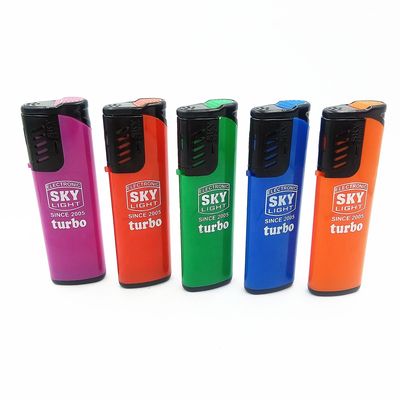 ISO9994 Dy-F001 Dongyi allume-lampes à gaz étanche au vent avec lampe de poche en plastique et norme EUR