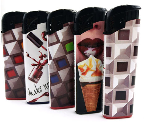 Des briquets personnalisés avec de grands styles de vente acceptant les couleurs OEM et le certificat ISO9994