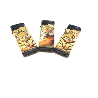 ISO9994 Standard Turbo Flame Windproof Gas Lighter avec autocollant Tiger Logo personnalisé