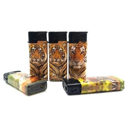 ISO9994 Standard Turbo Flame Windproof Gas Lighter avec autocollant Tiger Logo personnalisé