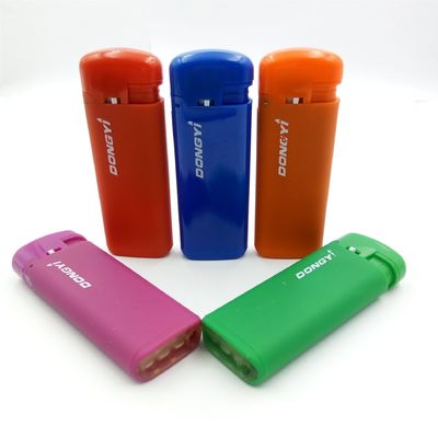 Cigarette à gaz rechargeable et étanche au vent personnalisable pour vos besoins Dy-F008