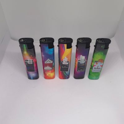 Demande personnalisée Windproof Stylish Jet Blue Flame Nouveauté allumettes à gaz à Dongyi