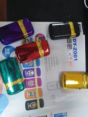 Matériau plastique Le dernier style Flip Turbo Flame Piezo Windproof Lumière à gaz rechargeable